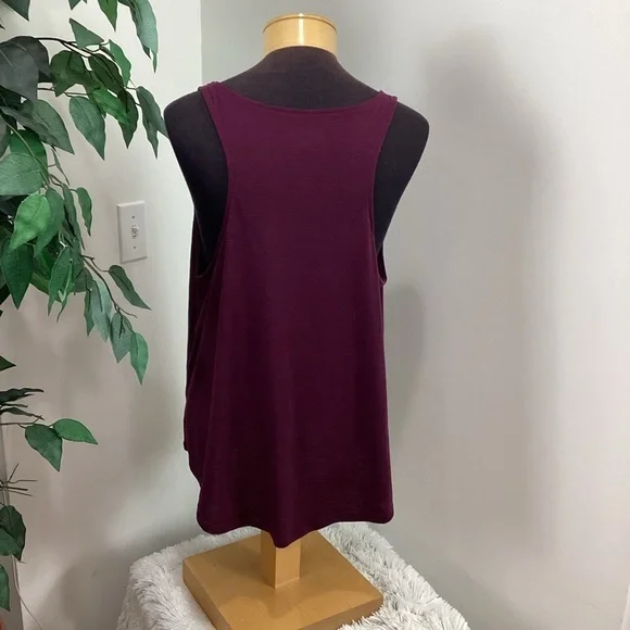 Mudd tank top woman’s size XL scoopneck maroonish purple with gold patte… - Picture 4 of 13